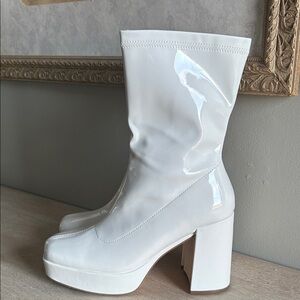 Dream Paris, women’s white midcalf platform retro gogo boots size 8​